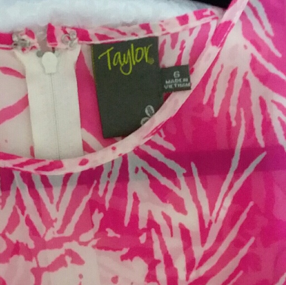 Taylor dress/ once worn - Picture 2 of 3